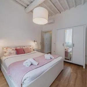 32 Nero - San Niccolo Appartement