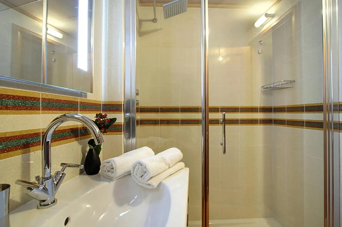 Apartments Puccini Florence 0*,